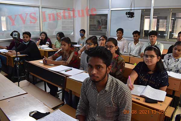 NEET crash course laxmi nagar delhi